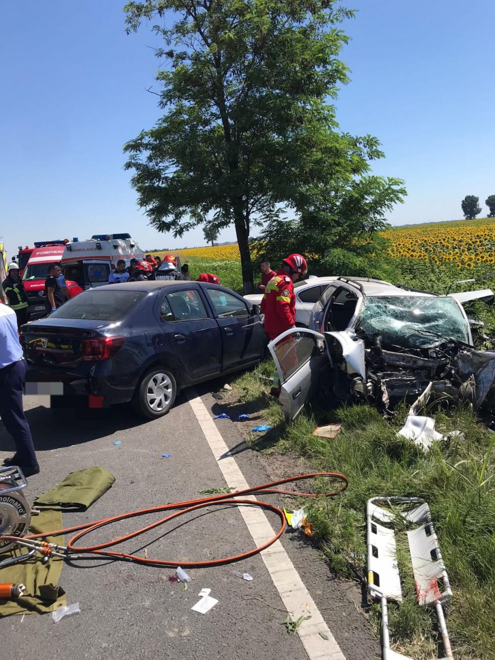 Patru morți și cinci răniți, într-un accident grav pe DN2, lângă Sinești. Trafic blocat pe sensul București - Urziceni 776246