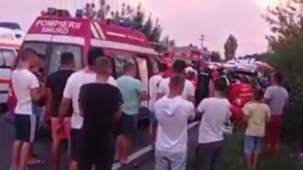 Accident rutier grav în judeţul Dâmboviţa! 11 persoane au fost rănite
