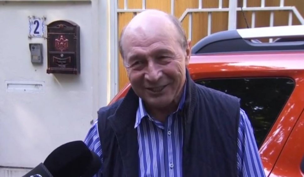 Traian Băsescu a atacat la CCR legea prin care a fost lăsat fără vilă de protocol şi paza SPP