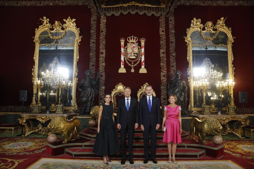 Cine e designerul care a creat rochia purtată de Carmen Iohannis la dineul oferit de regele Spaniei 776810