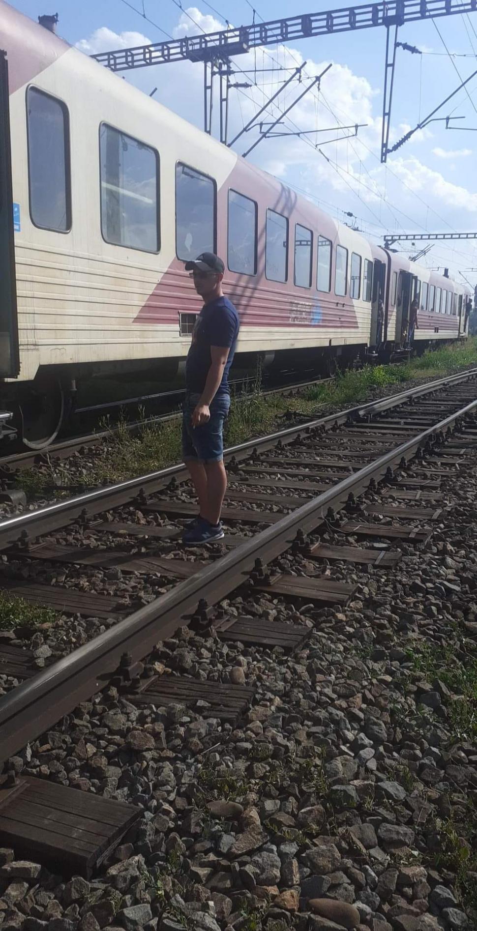 Un tren de călători a deraiat în județul Iași. Momente de panică pentru călători 776791