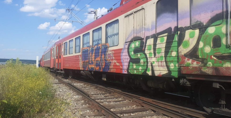 Un tren de călători a deraiat în județul Iași. Momente de panică pentru călători