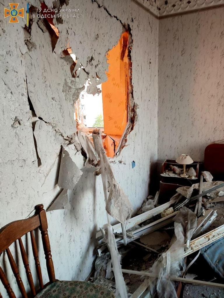 Zeci de oameni, printre care şi copii, au murit în somn, după ce armata rusă a bombardat un bloc din Odesa 776646