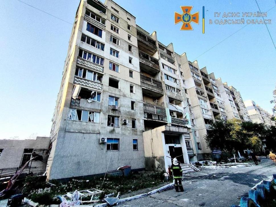 Zeci de oameni, printre care şi copii, au murit în somn, după ce armata rusă a bombardat un bloc din Odesa 776649