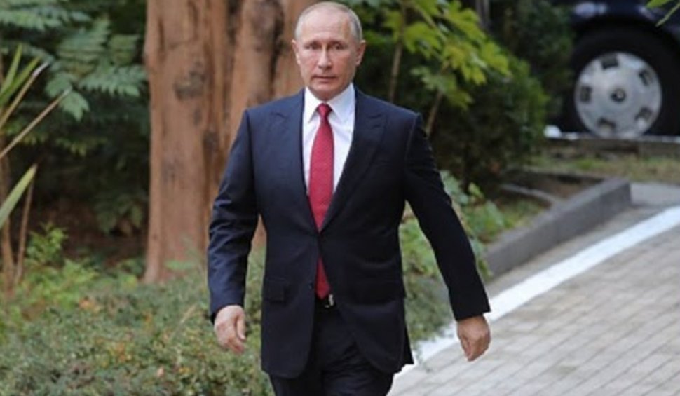 De ce nu îşi mişcă Vladimir Putin mâna dreaptă | Explicaţiile Adinei Anghelescu
