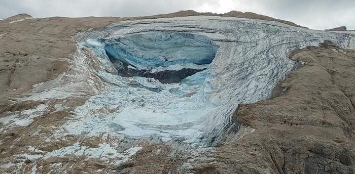 Un ghețar s-a prăbușit în Alpii italieni. Sunt cel puțin 6 morți