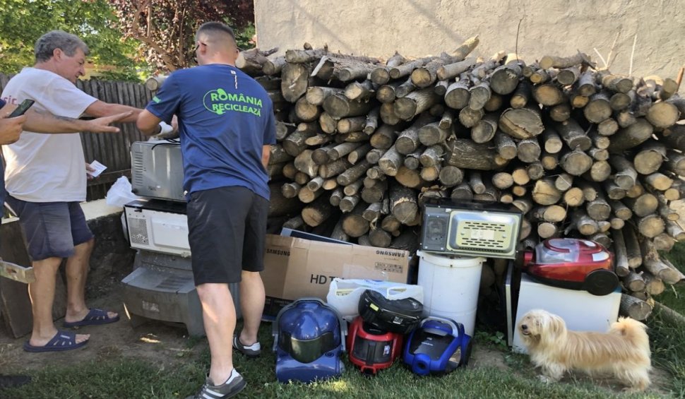 Românii scapă de electrocasnicele vechi, iar copiii lor se joacă de-a reciclarea în campania „România Reciclează”