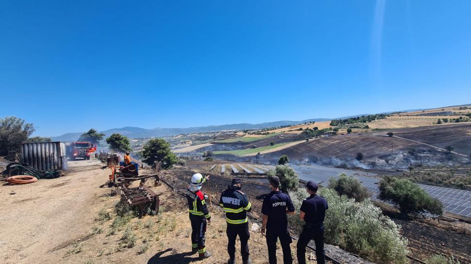 Turişti români, blocaţi în insula grecească Lefkada din cauza incendiilor 777167