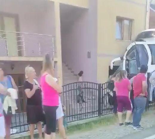 Un autocar care circula pe o șosea din Maramureș a intrat în gardul unei case. Sunt mai multe victime. A fost activat Planul Roşu de Intervenţie!  777337