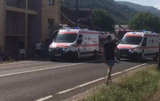 Un autocar care circula pe o șosea din Maramureș a intrat în gardul unei case. Sunt mai multe victime. A fost activat Planul Roşu de Intervenţie!  777341