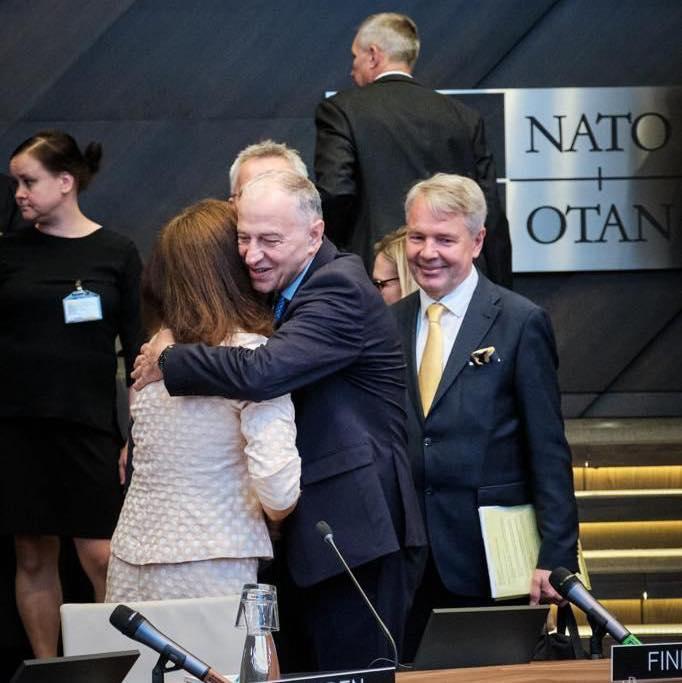 Mesajul lui Mircea Geoană într-o zi istorică pentru NATO: "Mi-am adus aminte de România" 777319