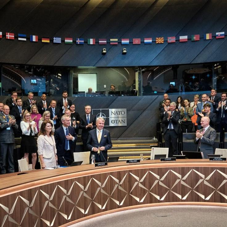 Mesajul lui Mircea Geoană într-o zi istorică pentru NATO: "Mi-am adus aminte de România" 777321