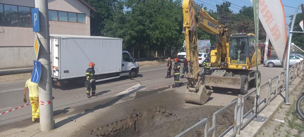 Pericol major în Vaslui! Scurgeri de gaze, după ce ”Dorel” a avariat o conductă în timpul unor lucrări 777291