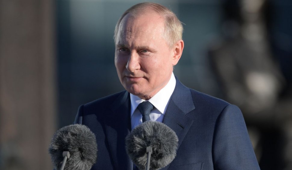 Vladimir Putin i-a felicitat pe soldaţii ruşi pentru victoria din Lugansk: ”Oraşul era ultima redută ucraineană”