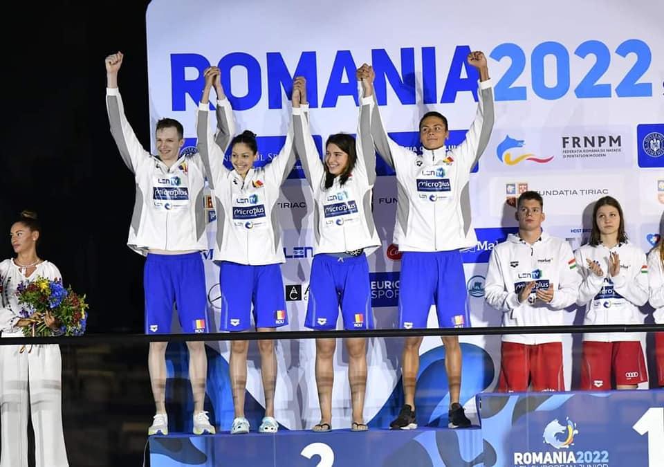 Argint pentru România în proba de 4x100 metri liber, în ștafeta mixtă condusă de David Popovici 777622