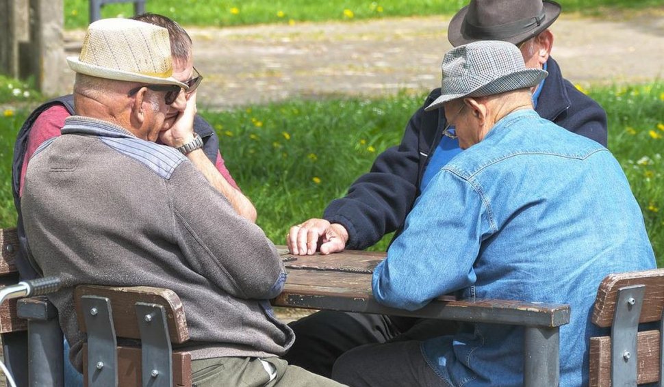 Pensiile ar putea creşte din nou, din ianuarie 2023 | Câţi bani vor primi în plus pensionarii