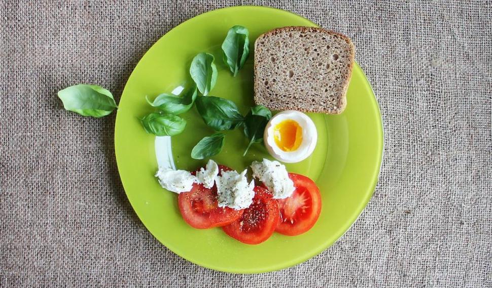 Vitamine care sunt combustibil pentru creier. Prof. dr. Vlad Ciurea: "Degeaba neuronii sunt buni, dacă transmisia nervoasă e proastă" 777833