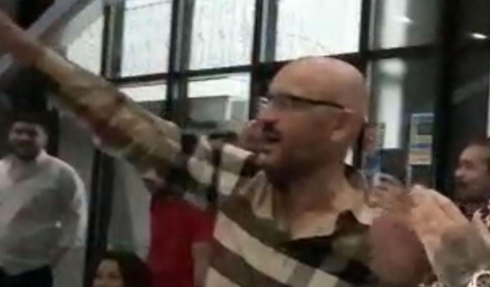 Adrian Mititelu a petrecut cu lăutari, după ce a ieşit din închisoare 777859