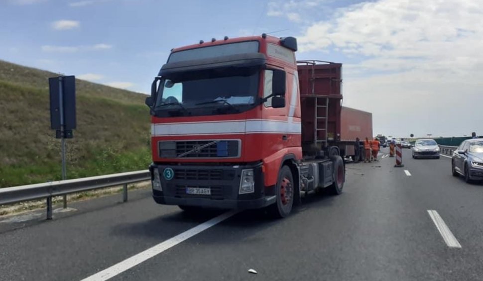 Coadă kilometrică de mașini pe Autostrada Soarelui, după un accident în apropiere de Cernavodă, pe sensul spre București