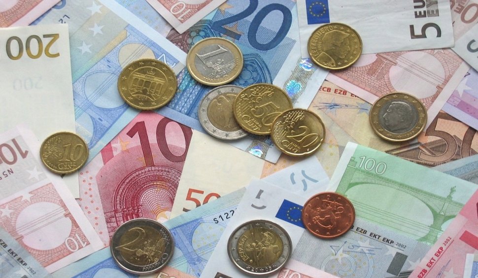 Euro s-ar putea devaloriza dramatic. Care este motivul | "Țările din zona euro au probleme"