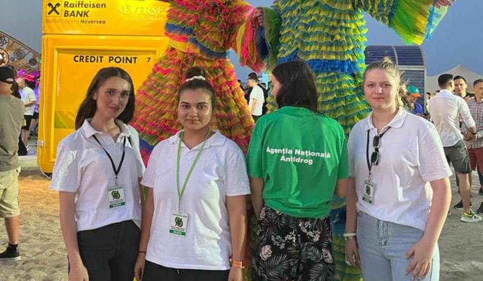 Sute de poliţişti, jandarmi şi ofiţeri antidrog se află la Neversea | 70.000 de oameni au fost prezenţi în prima seară 777881