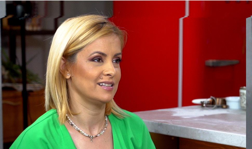 Dorul mâncării făcute de mama, ingredientul magic din rețeta ediției 10 "Gătit la costum", sezonul 2. Simona Gherghe găteşte alături de Ştefan Lungu 777968