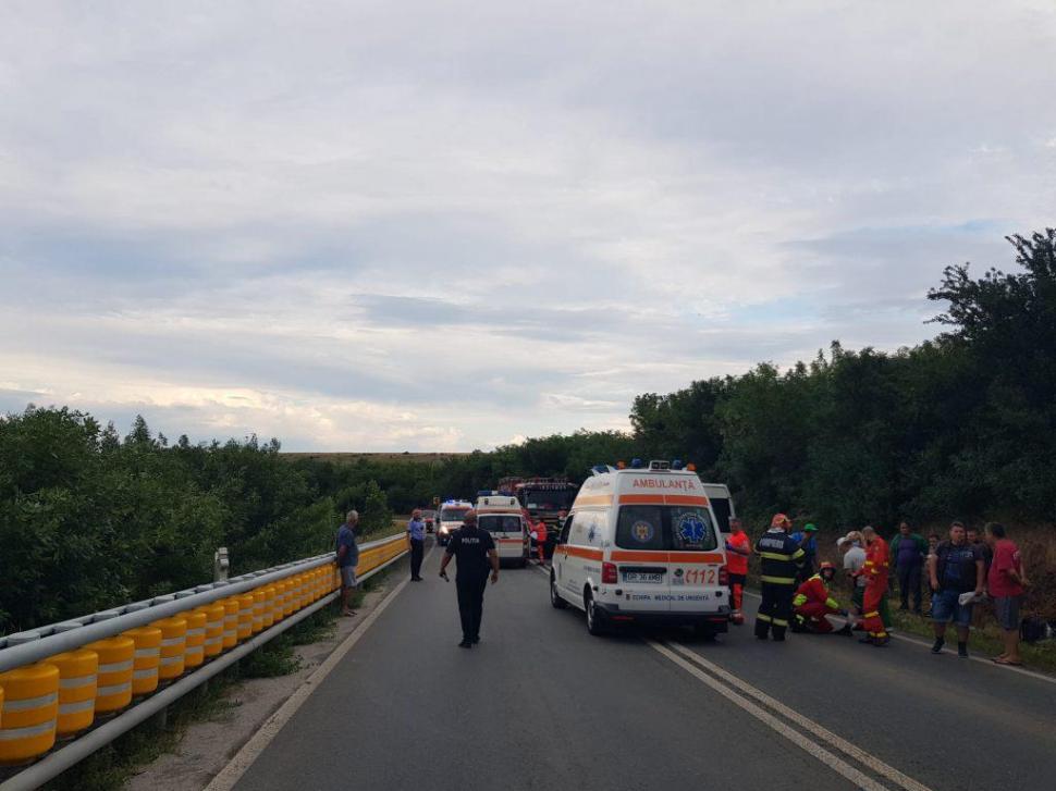 Microbuz plin cu oameni, accident grav în Giurgiu | Autorităţile au activat planul roşu de intervenţie 778230