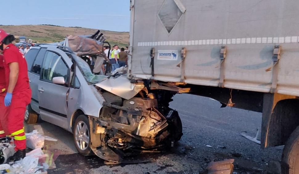 Doi morți și nouă răniți într-un accident cumplit în Vaslui. S-a activat Planul Roșu de intervenție! 778501