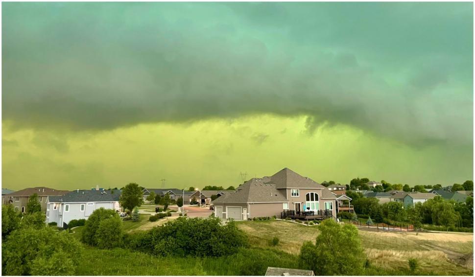 Imagini apocaliptice într-un oraș din SUA | Explicaţiile specialiştilor, după ce cerul a devenit verde 778432