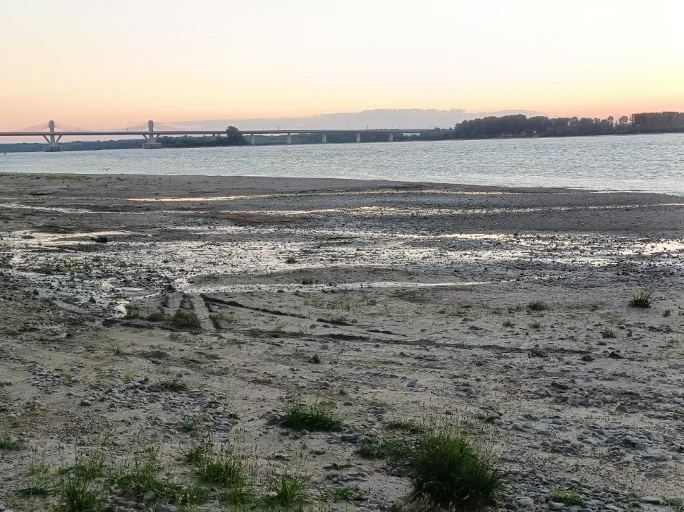 Seceta face prăpăd în România. Cotele Dunării se apropie de un minim istoric | Imaginile dezastrului de la Calafat 778510