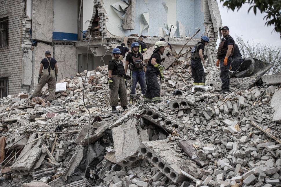 Masacrul cu rachete rusești de la Ceasiv Yar: bilanțul a ajuns la 35 de morți, între care un copil de 9 ani 778635