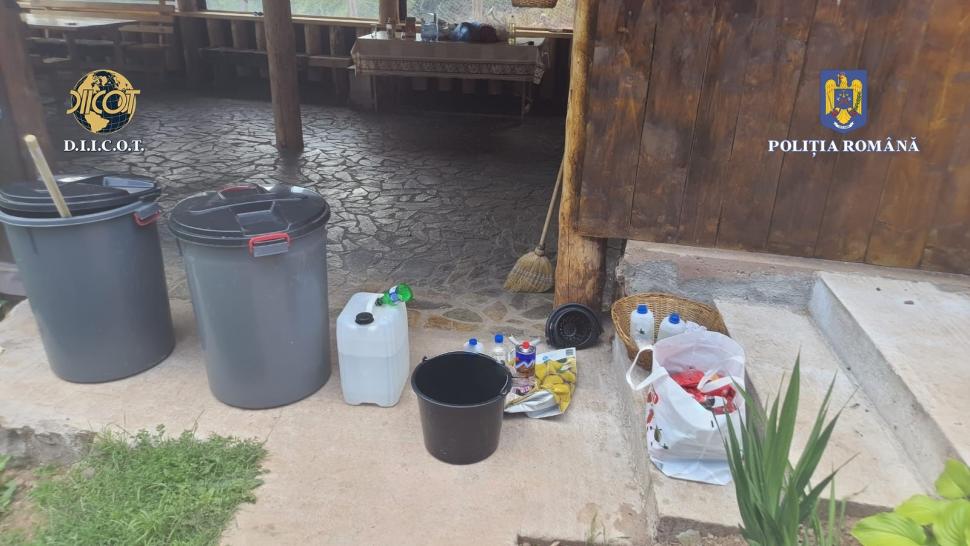 Primele imagini de la fabrica de droguri din Bihor | Aici este laboratorul de extragere a cocainei amestecată în cafea 778664