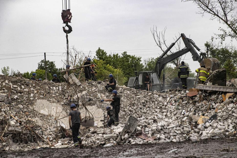 Război în Ucraina, ziua 139 | Kievul anunță uciderea unui general rus într-un atac cu sisteme HIMARS | Vladimir Putin, a doua ieșire din Rusia de la începutul războiului 778640