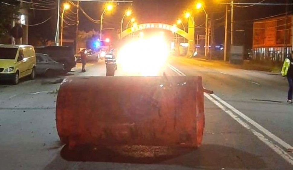 Un boiler de câteva zeci de kilograme s-a prăbuşit pe DN 15, în Piatra Neamţ, după o explozie uriaşă