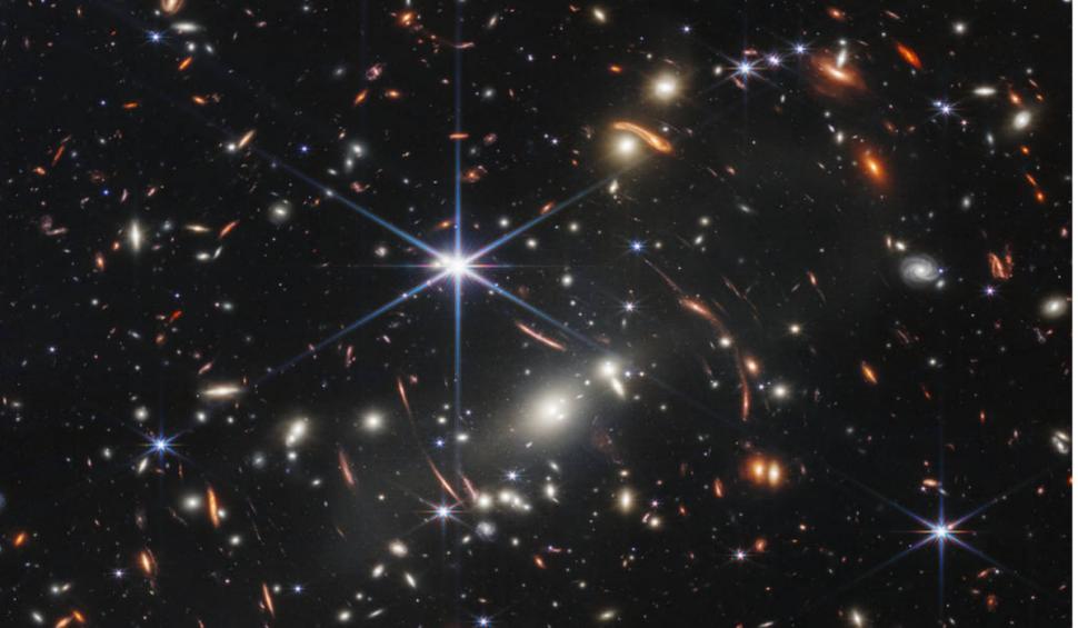 Directorul Institutului Astronomic Român despre spectaculoasele imagini din spaţiu obţinute de telescopul J. Webb: "O bucățică de cer cât un grăunte de nisip" 778888