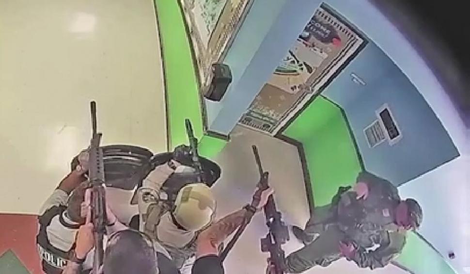 Cât timp i-a lăsat poliția atacatorului din Uvalde pentru a-și ucide victimele | Amănuntul scandalos dezvăluit de înregistrări 778879