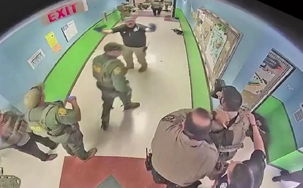 Cât timp i-a lăsat poliția atacatorului din Uvalde pentru a-și ucide victimele | Amănuntul scandalos dezvăluit de înregistrări 778882