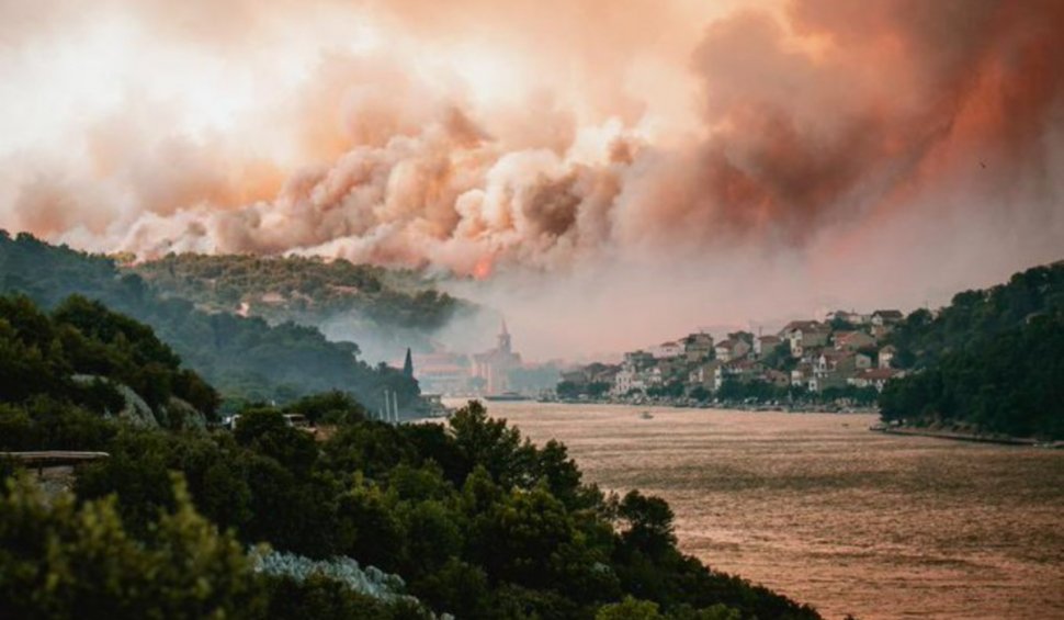 Incendiile de vegetație fac ravagii în Europa. Valul de căldură a adus temperaturi de 40 de grade