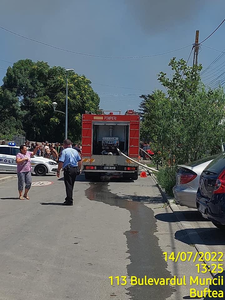 Incendiu violent într-un cartier din Buftea. 7 gospodării sunt cuprinse de flăcări 779226