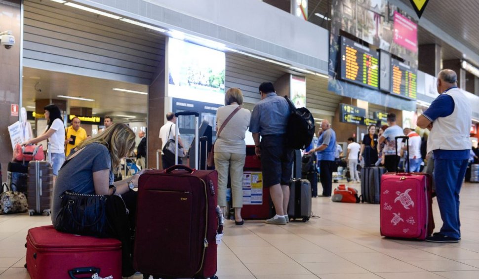 O tânără a rămas fără rochia de mireasă și bagaje în valoare de 10.000 de dolari din cauza haosului din aeroporturi