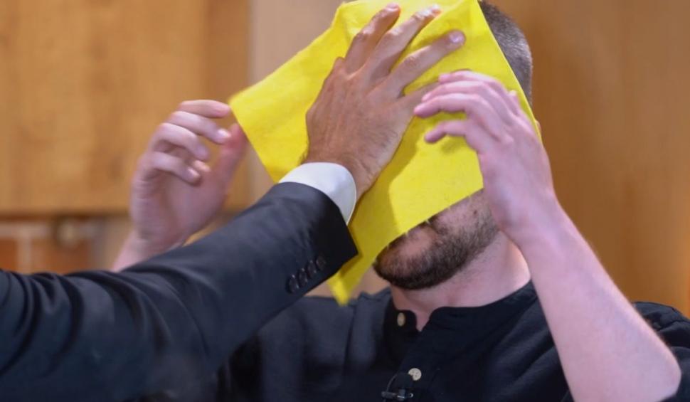 Dezideriu intră în bucătărie. Astre, zodii, iubiri karmice şi bun gust în ediţia 11 "Gătit la costum", sezonul 2 : "Dacă nu doare, de ce mai e dragoste?!" 779369