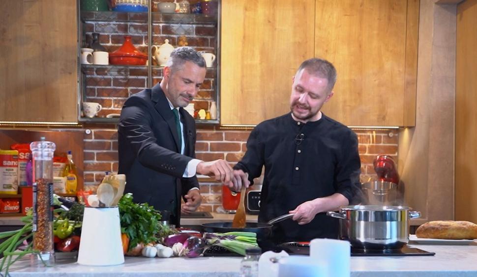 Dezideriu intră în bucătărie. Astre, zodii, iubiri karmice şi bun gust în ediţia 11 "Gătit la costum", sezonul 2 : "Dacă nu doare, de ce mai e dragoste?!" 779370