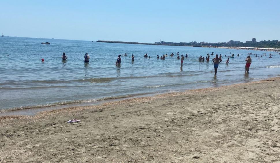 Pericol major pentru turiştii care merg la mare. Ce s-a descoperit în apa Mării Negre, în plin sezon estival 779693