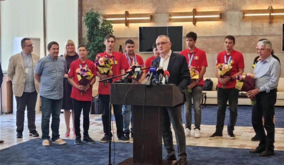 România, locul 2 la olimpiada internațională de fizică | Succes răsunător al elevilor din sistemul privat 779779