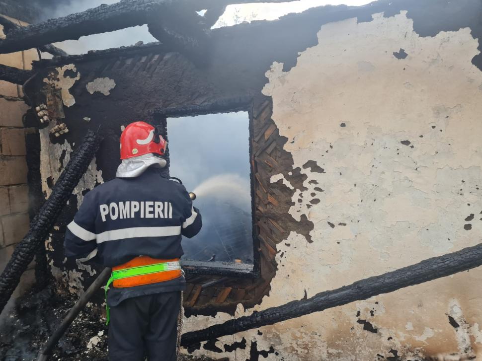 Incendiu puternic în județul Neamț! Arde Mănăstirea Tărcuța din comuna Tarcău 779987