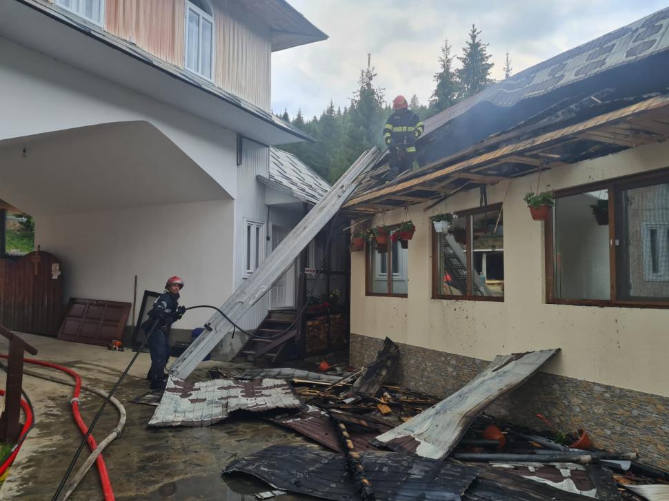 Incendiu puternic în județul Neamț! Arde Mănăstirea Tărcuța din comuna Tarcău 779988