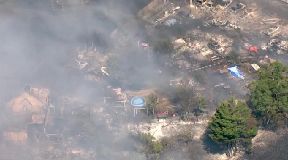 Londra în flăcări! Zece incendii au fost semnalat în capitala britanică | Mai multe case și o biserică, mistuite de foc în estul orașului 779979