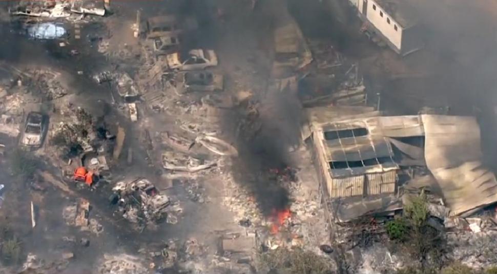 Londra în flăcări! Zece incendii au fost semnalat în capitala britanică | Mai multe case și o biserică, mistuite de foc în estul orașului 779980