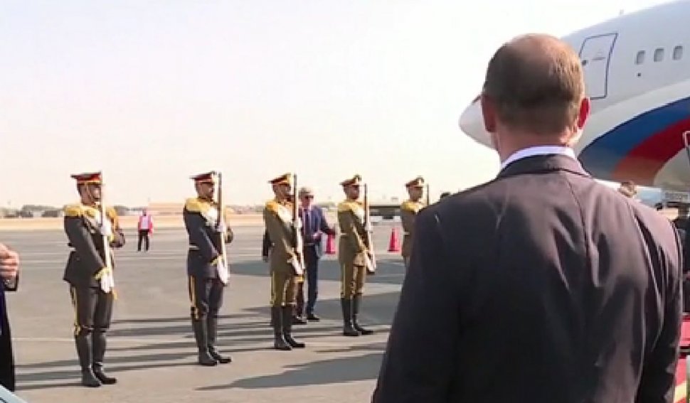 Primele imagini cu Vladimir Putin după ce a aterizat la Teheran. Ce va discuta liderul rus cu liderul unui stat NATO