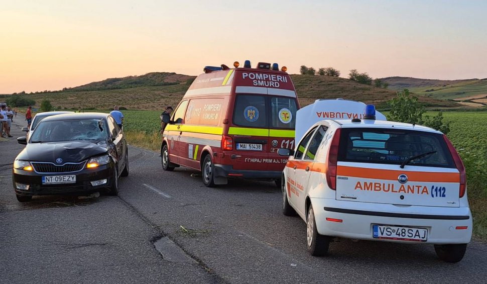 Un băiat de 12 ani din Vaslui a murit după ce o mașină a spulberat căruța în care se afla